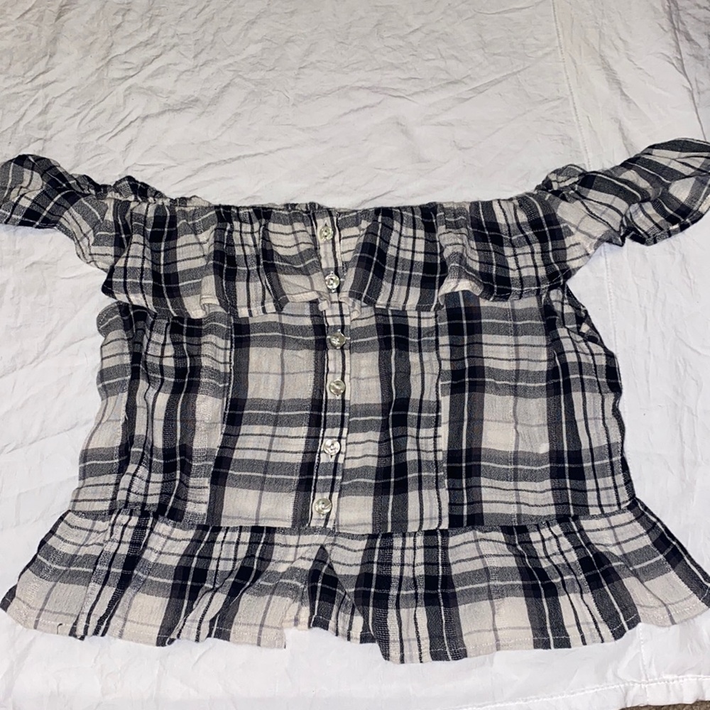 American Eagle off the shoulder top